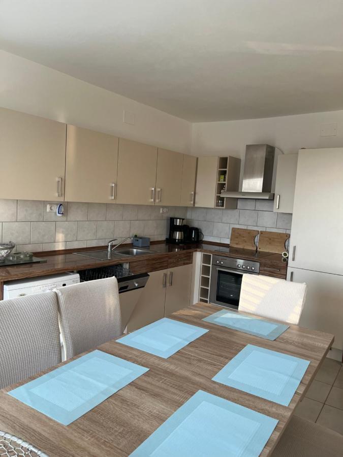 Apartments Lili Сень Екстер'єр фото
