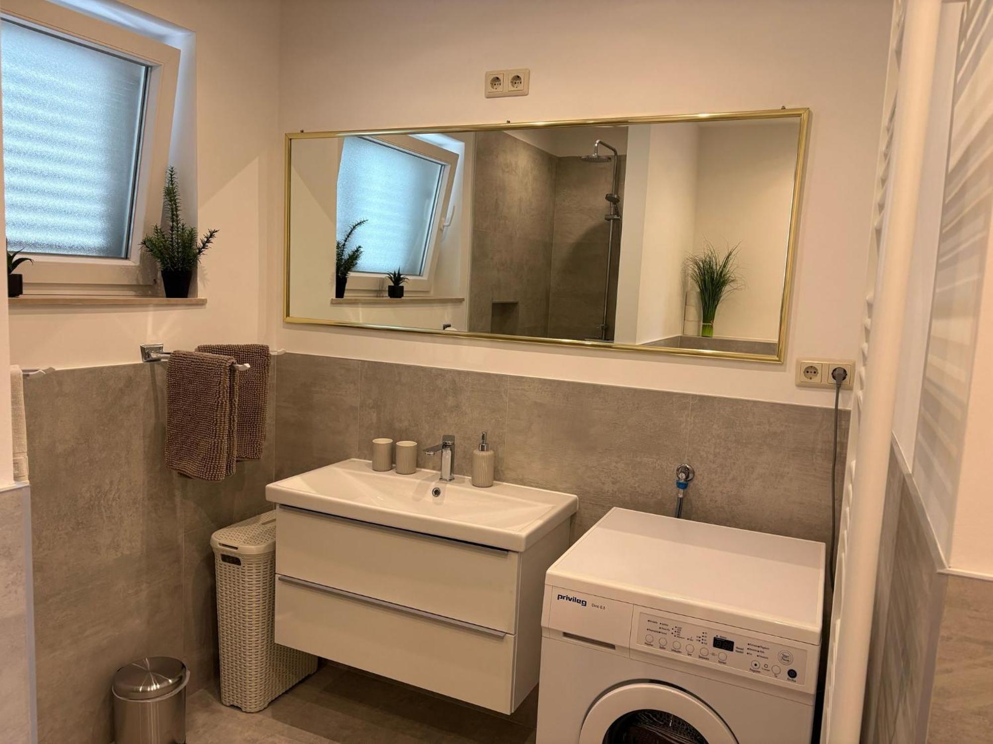 Apartments Lili Сень Екстер'єр фото