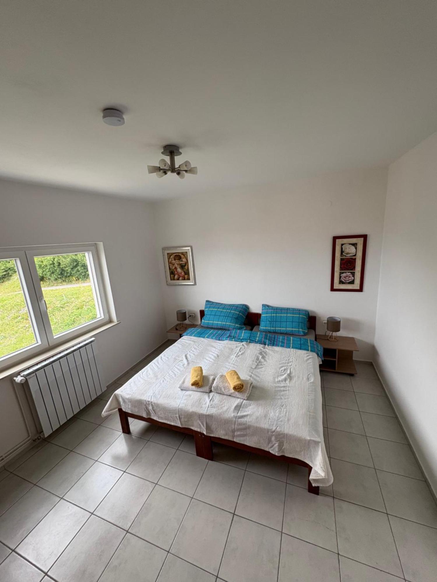 Apartments Lili Сень Екстер'єр фото