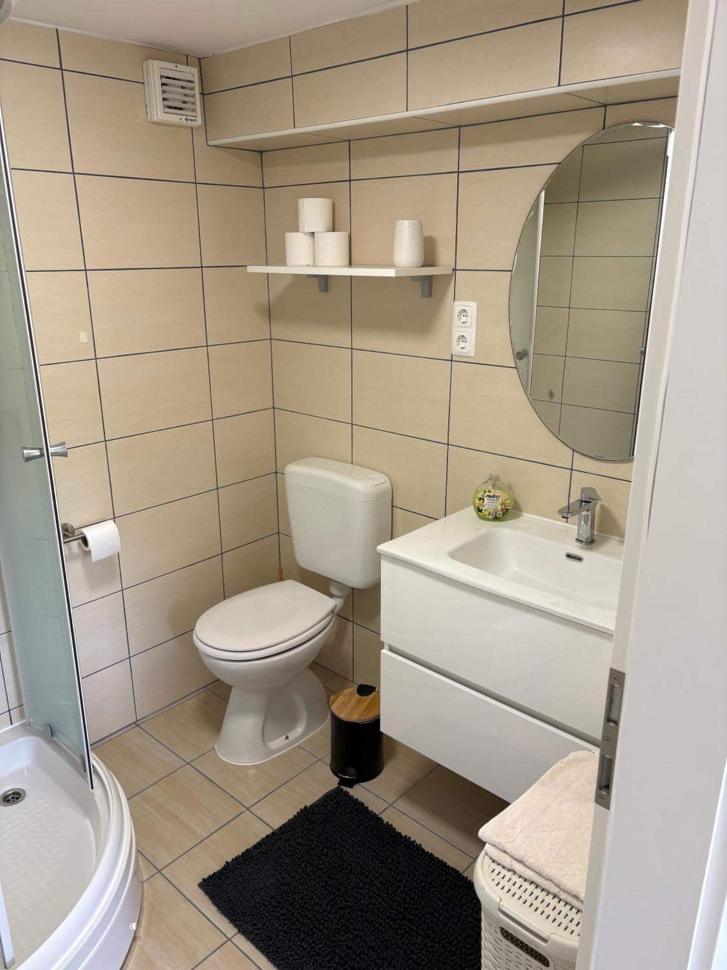 Apartments Lili Сень Екстер'єр фото