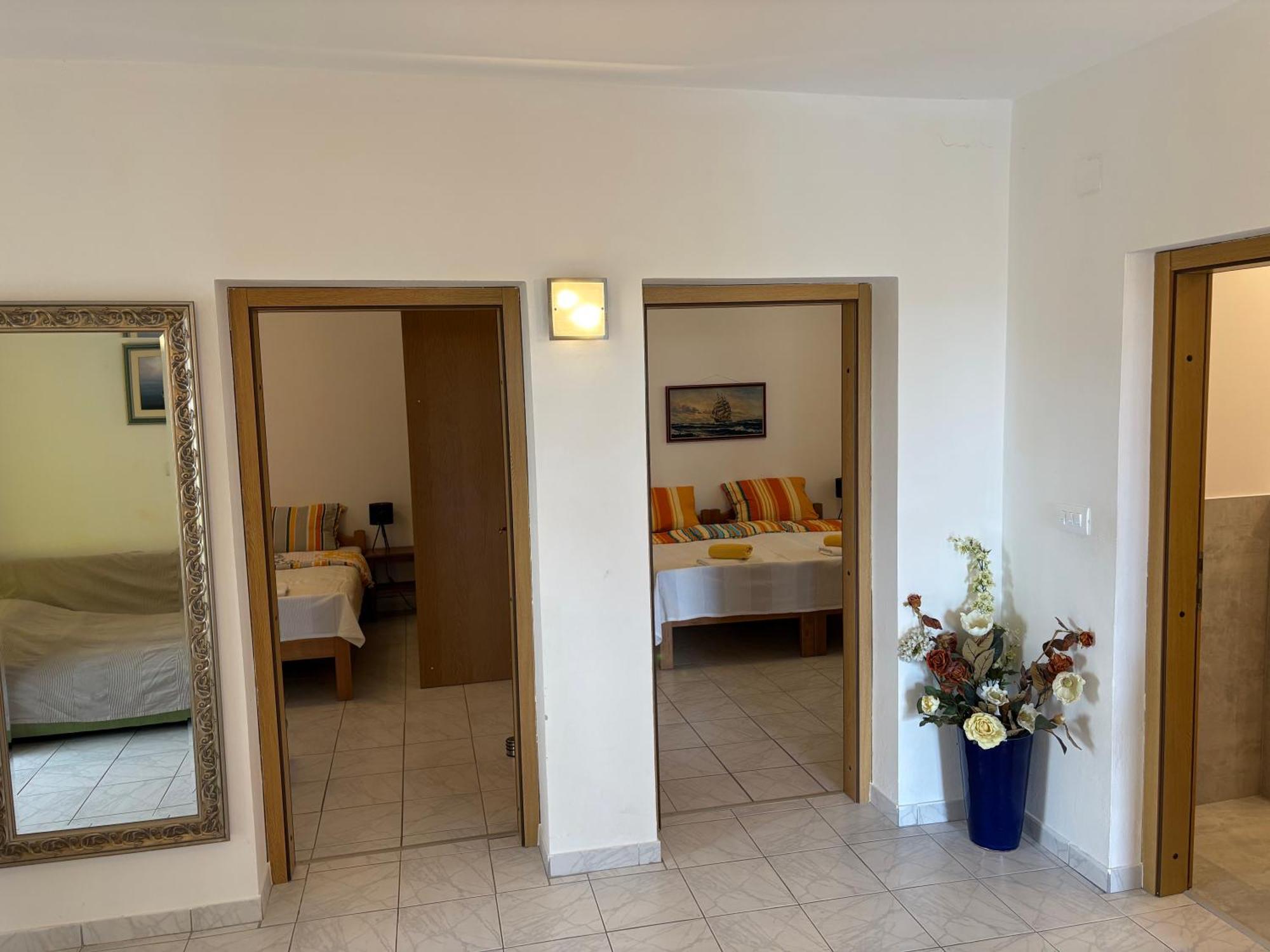 Apartments Lili Сень Екстер'єр фото