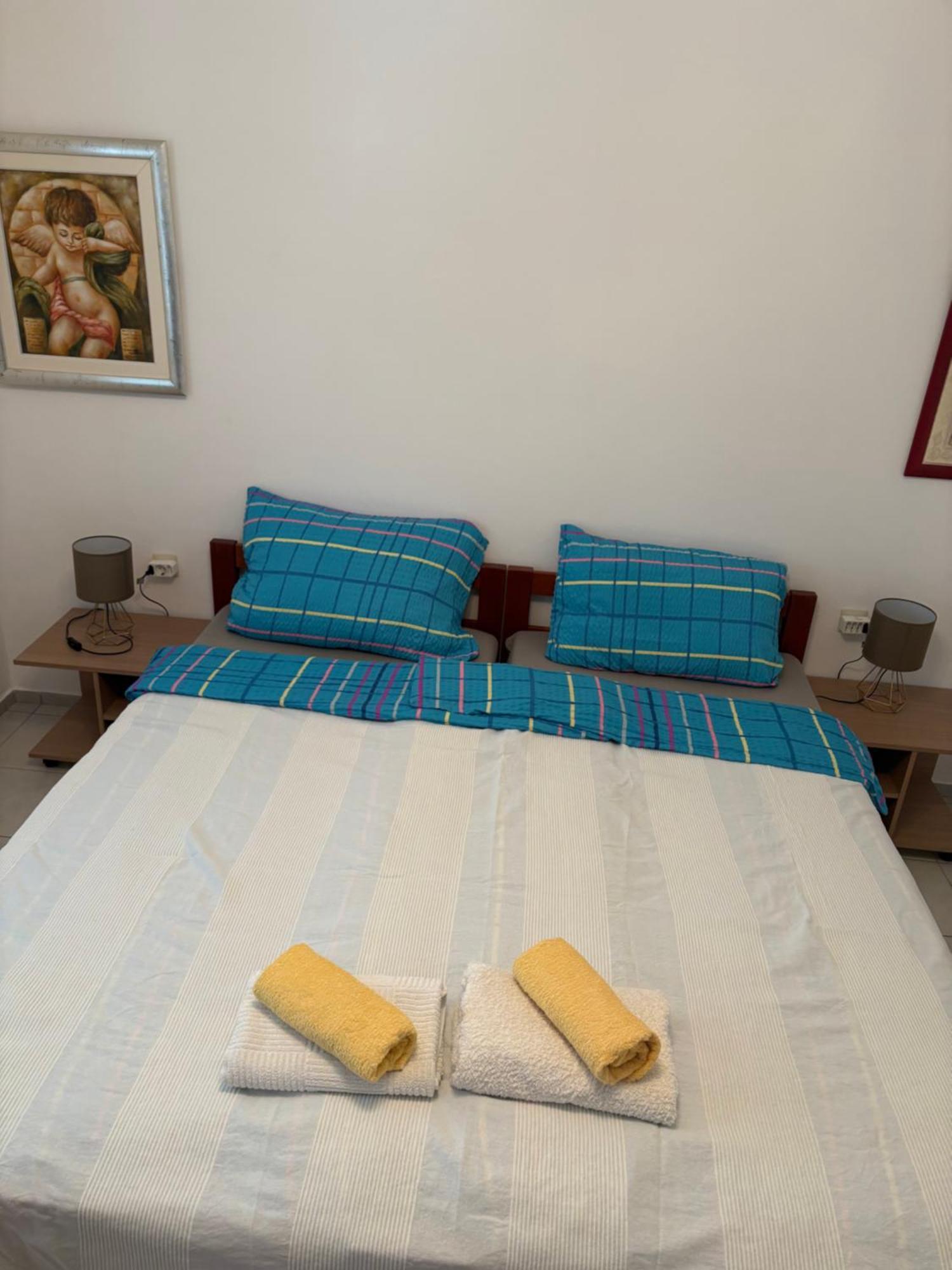 Apartments Lili Сень Екстер'єр фото